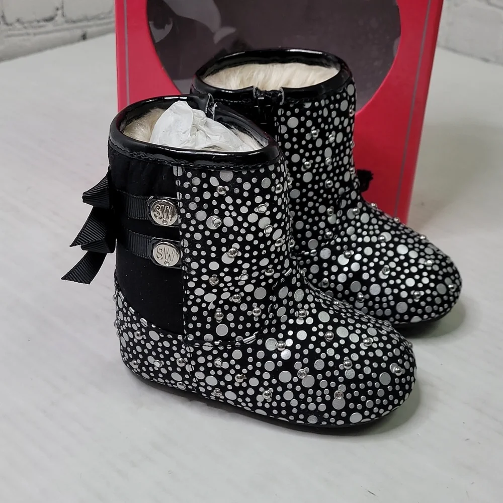 NWT stuart weitzman baby Pali studded moto boots